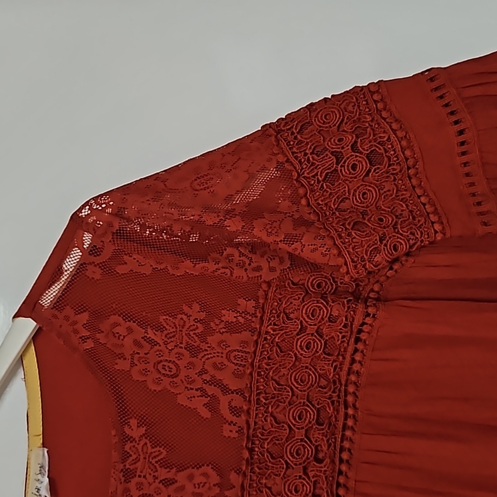 Taylor & Sage burgundy maroon boho top lace crochet hi-lo bell sleeve Med. - Picture 6 of 8